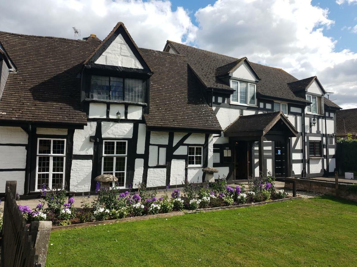 The Thatch Inn Глостер Экстерьер фото