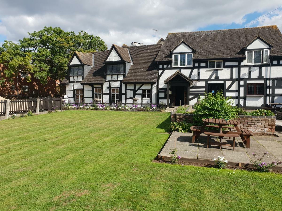 The Thatch Inn Глостер Экстерьер фото